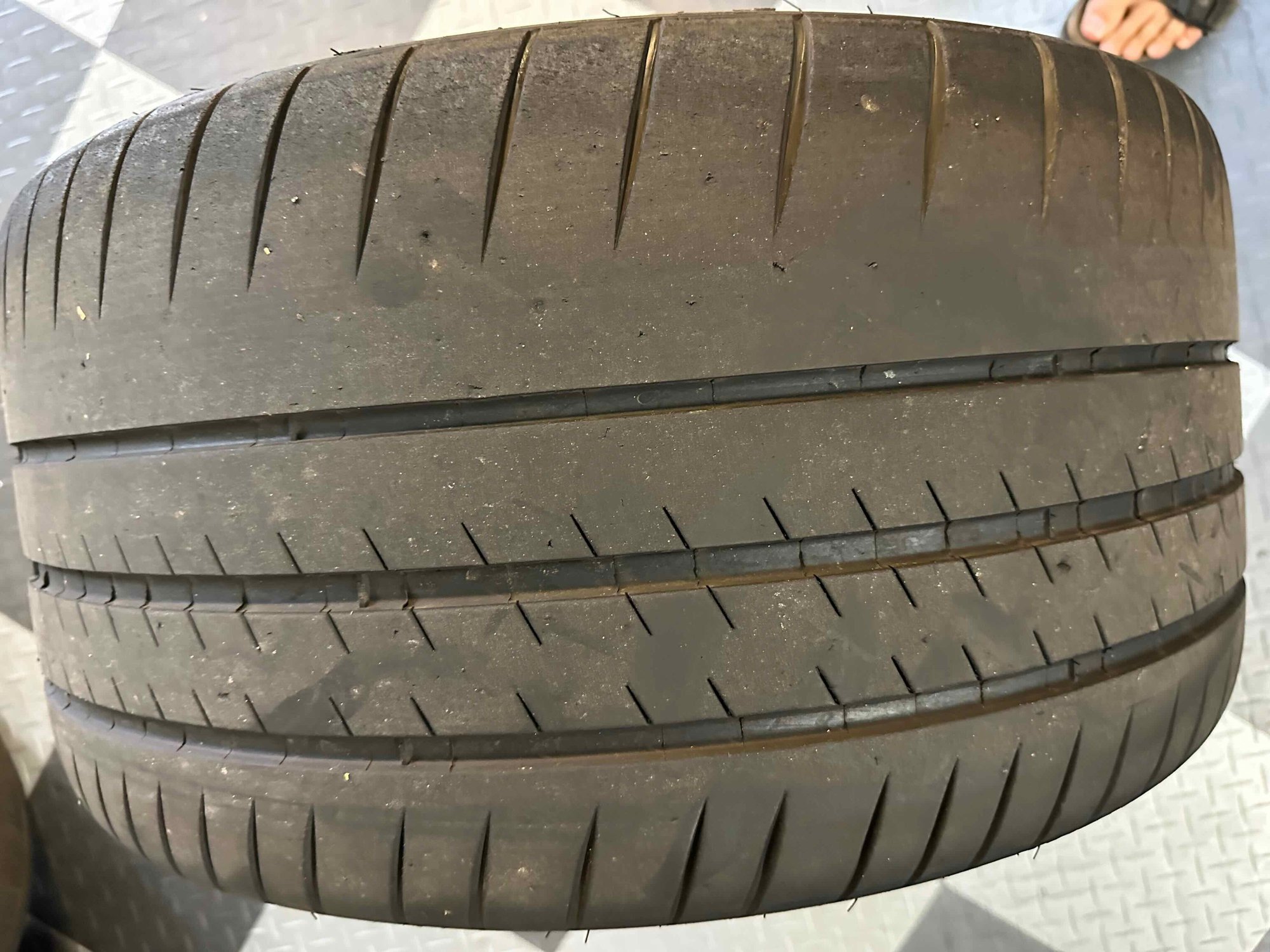 Wheels and Tires/Axles - 718 GT4 Stock Wheels and Tires ~1,500 miles excellent condition - Used - -1 to 2026  All Models - Los Gatos, CA 95032, United States