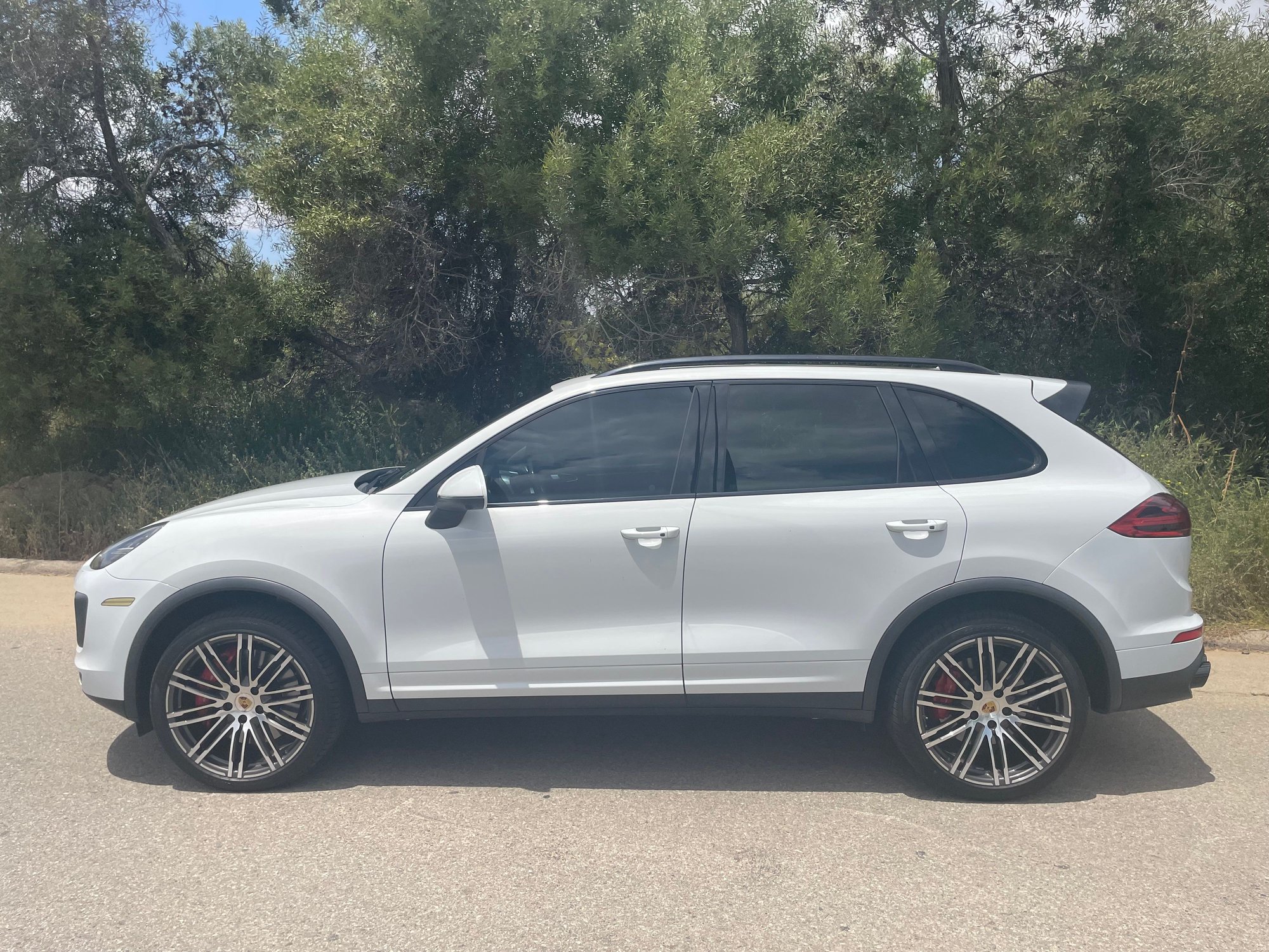 2015 Porsche Cayenne - 2015 Porsche Cayenne Turbo, $137k MSRP, loaded, low miles, excellent condition - Used - VIN WP1AC2A20FLA82969 - 69,800 Miles - 8 cyl - AWD - Automatic - SUV - White - Los Angeles, CA 90026, United States
