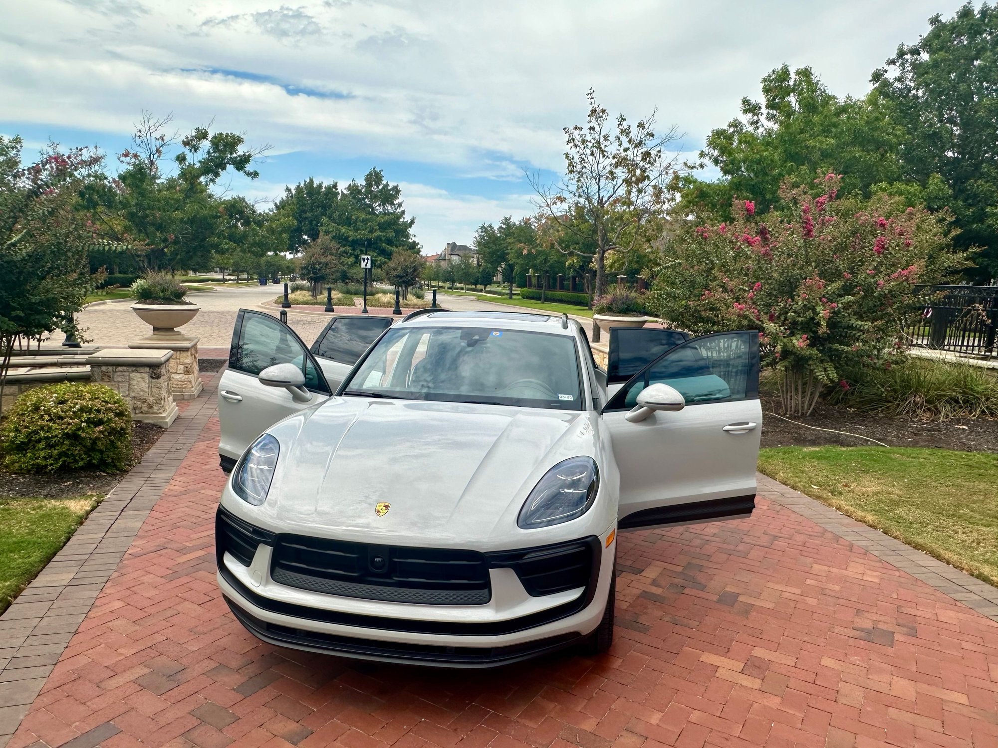 2023 Porsche Macan - 2023 custom spec macan - Used - VIN WP1AA2A53PLB16162 - 4,400 Miles - 4 cyl - AWD - Automatic - SUV - Other - Frisco, TX 75033, United States