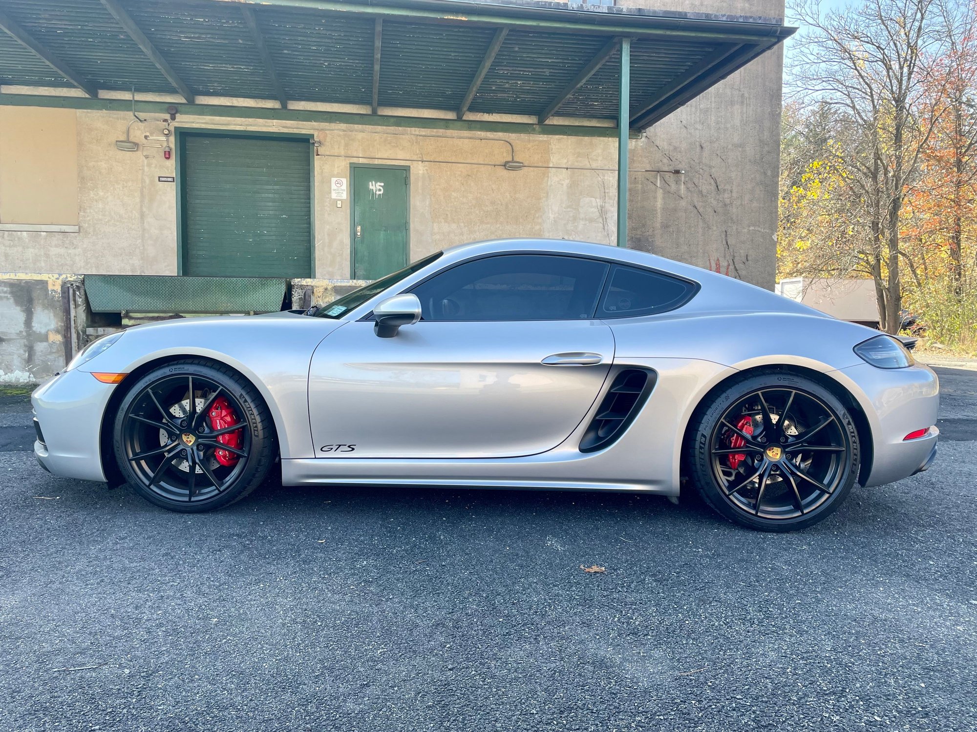 2019 Porsche 718 Cayman - 2019 718 Cayman GTS - Used - VIN WP0AB2A80KS278743 - 7,380 Miles - 4 cyl - 2WD - Manual - Coupe - Silver - Sparkill, NY 10976, United States