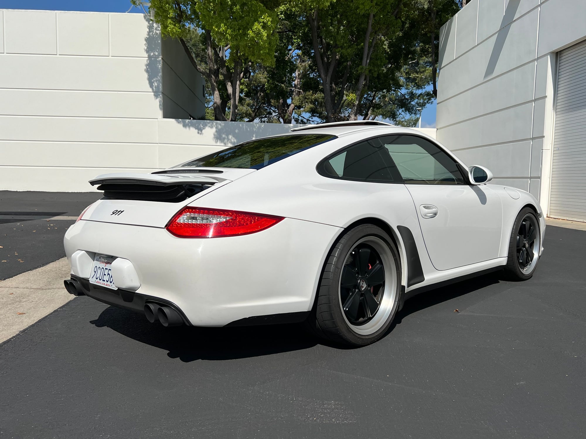 2011 Porsche 911 - 2011 997.2 Carrera White - w Porsche CPO Warranty - Used - VIN WP0AA2A90BS706192 - 69,000 Miles - 6 cyl - 2WD - Automatic - Coupe - White - Orange County, CA 92618, United States