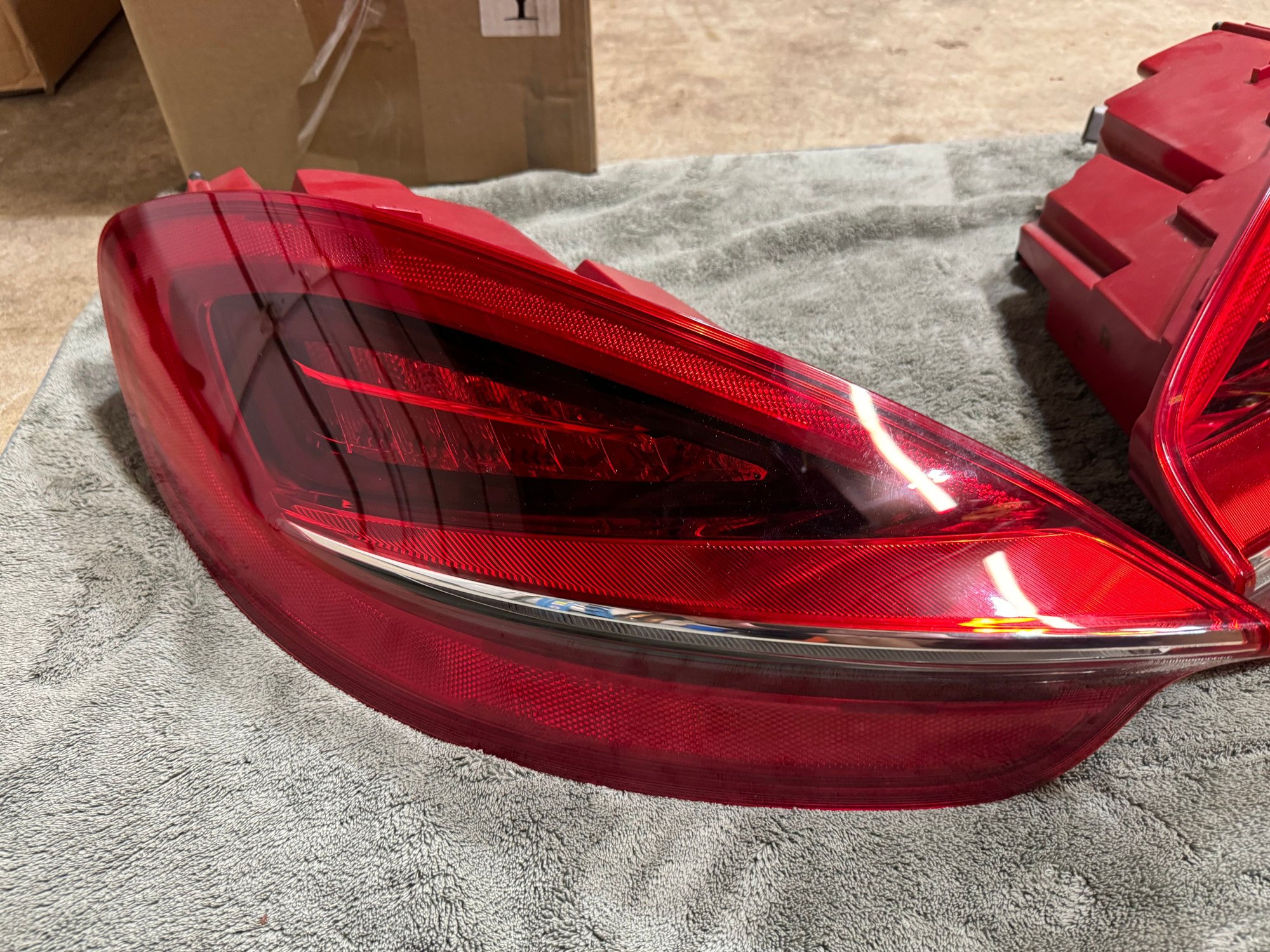 Lights - 981 OEM Taillights - Used - 2013 to 2017 Porsche Boxster - Chester, VA 23836, United States