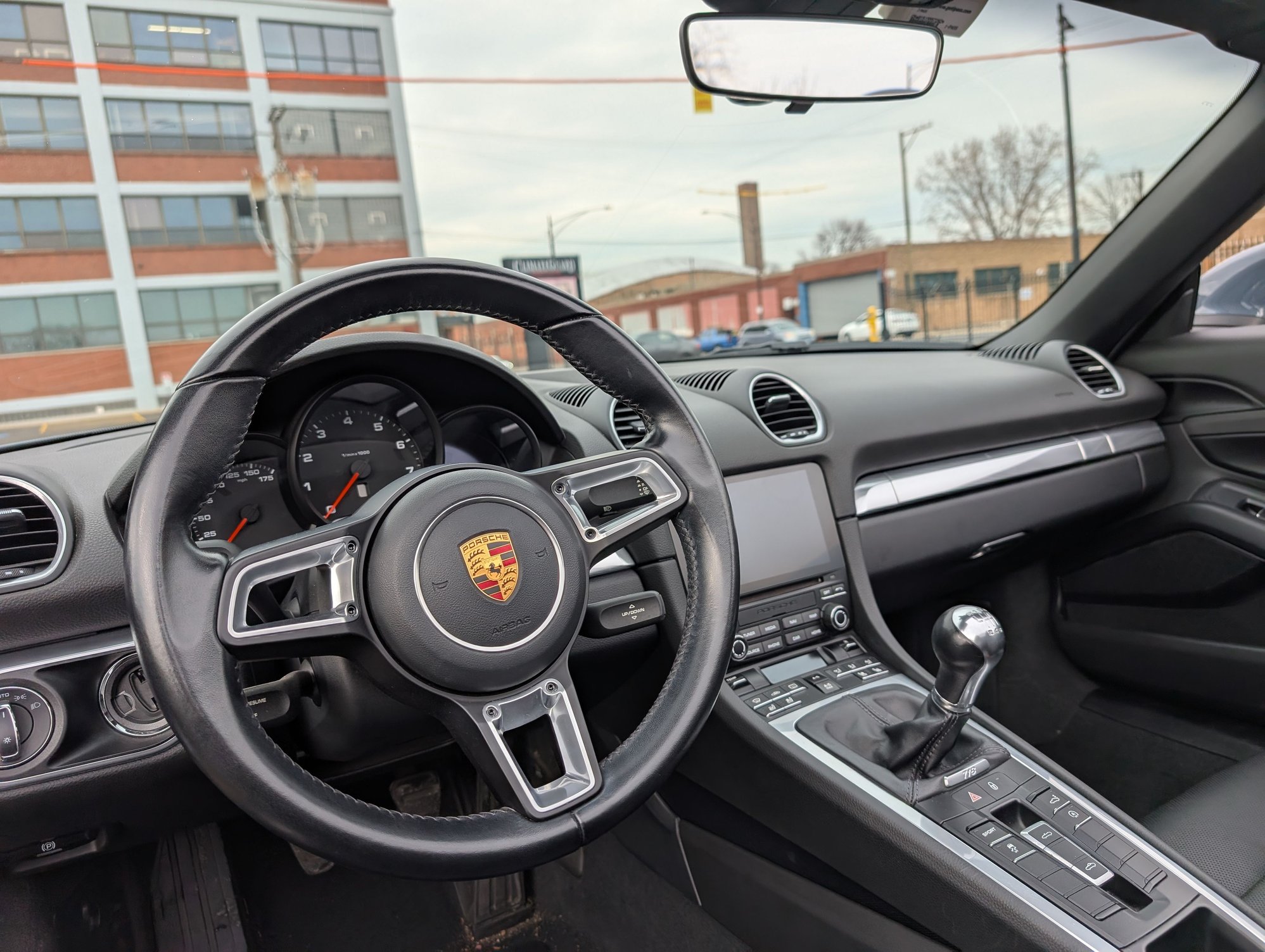 2017 Porsche 718 Boxster - 2017 Porsche Boxster - Used - VIN WP0CA2A86HS220575 - 29,100 Miles - 4 cyl - 2WD - Manual - Convertible - Gray - Chicago, IL 60647, United States