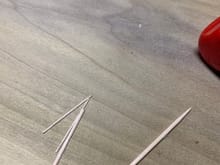 I used one tiny splint cut from a toothpick to fit 💪 n the back of the v-shaped needle. 