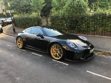 lets remember for a moment Chris Harris' fallen GT3 Touring.. which he specced with white gold wheels not Aurum... on black. exquisite.