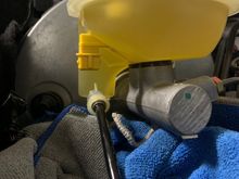 What is this hose and how to i disconnect it