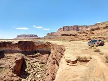 
It is called WHITE RIM TRAIL for a reason