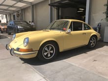 How cool is this?  Our Classics Tech's, Bill, 900k mile 911!!! :drool:
