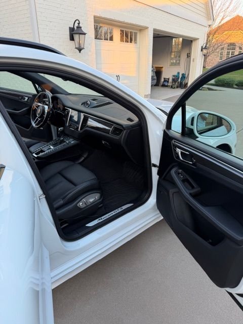 2018 Porsche Macan - 2018 Macan GTS for sale - very low miles - Used - VIN WP1AG2A51JLB65298 - 16,800 Miles - 6 cyl - AWD - Automatic - SUV - White - Cincinnati, OH 45039, United States