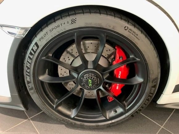 Sport 4S on car, also including the original Cup2 tires, showing the "RS" in Lizard Green