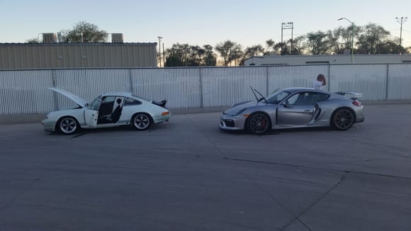 After 1000 miles or so we stopped in and sprayed off he bugs at the "Top Gun" car wash in Fallon NV.