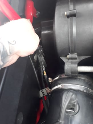 Have disconnected rear blower fan which made no difference.