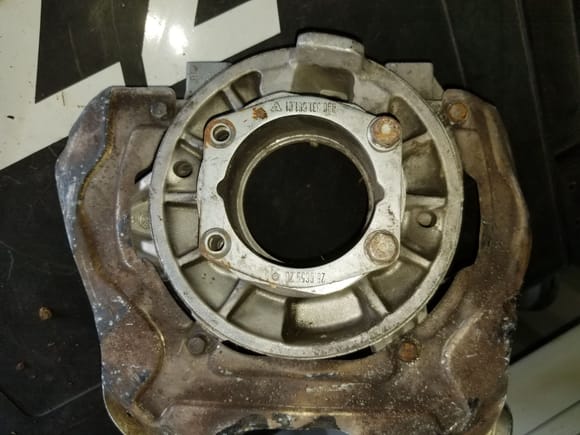 996.331.612.06
Porsche right rear gt2, turbo, 996 steering hub with bearing.
250$plus shipping 