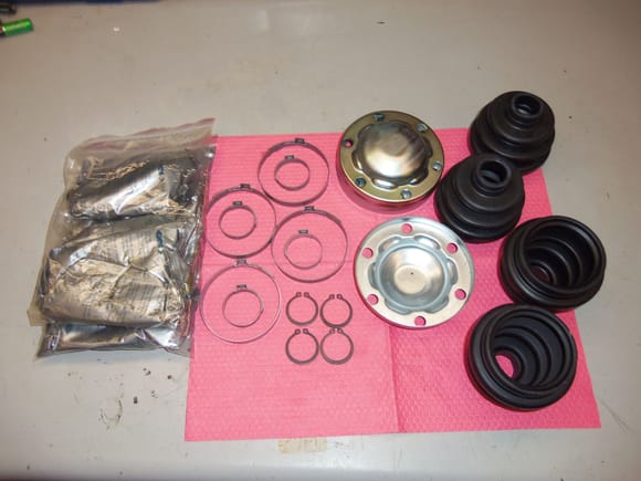 Four new CV joint boot kits for 1985-95 928 axles, part number 928 332 924 02.