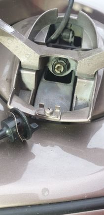 Broken hydraulic adjuster