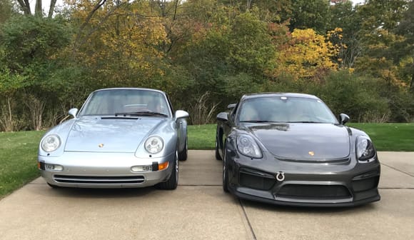 With former garage mate (departed last week). Even the GT4 makes the 993 look big