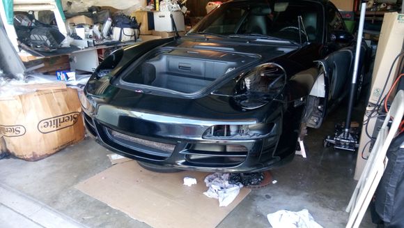 Pic of 911 in the garage.
