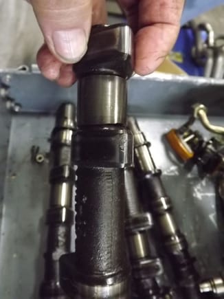 Typical GT camshaft pits.