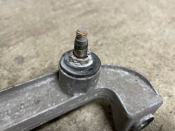 The aluminium thredaded stud brok on removal