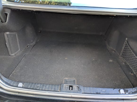 Rear trunk with liner in