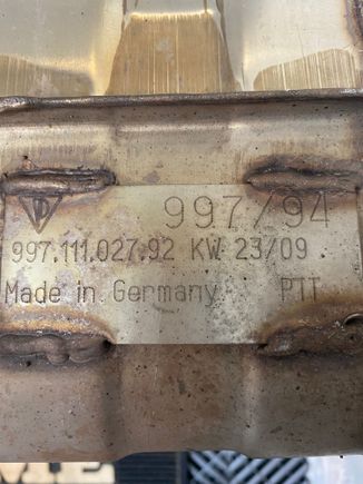 997.2 GT3 center muffler