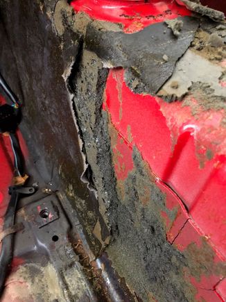 Mastic, foam and something resembling "mass loaded vinyl" on the trans tunnel.