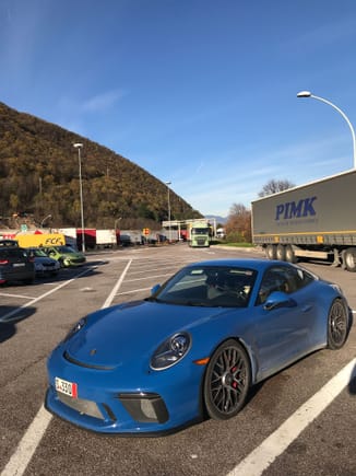 Just off the Autostrada, high speed blast from Zuffenhausen into Italy