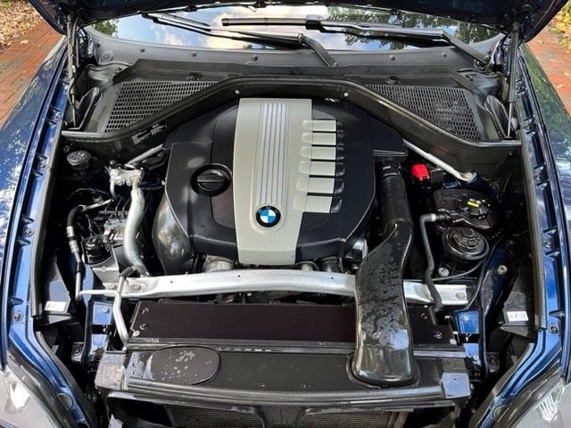 2012 BMW X5 - FS:  2012 BMW X5 Diesel - Used - VIN 5UXZW0C59C0B88357 - 136,629 Miles - 6 cyl - 4WD - Automatic - SUV - Blue - River Forest, IL 60305, United States