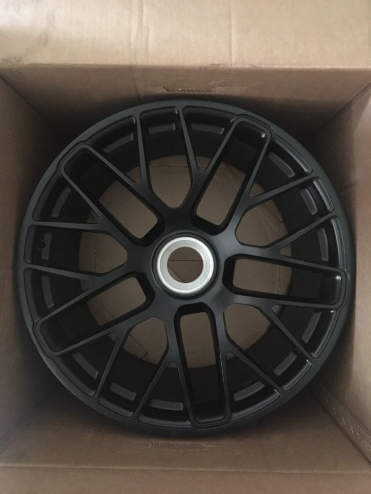 Wheels and Tires/Axles - Porsche 2015 911 GTS center lock wheels (4) in perfect condition - New - All Years Porsche 911 - Egg Harbor Township, NJ 08234, United States