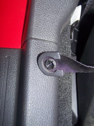 Bottom side of seat strap snap?