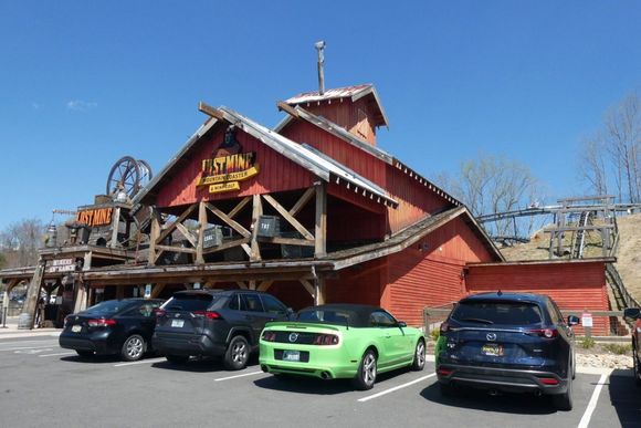 Fun stop for min golf and mountain coaster