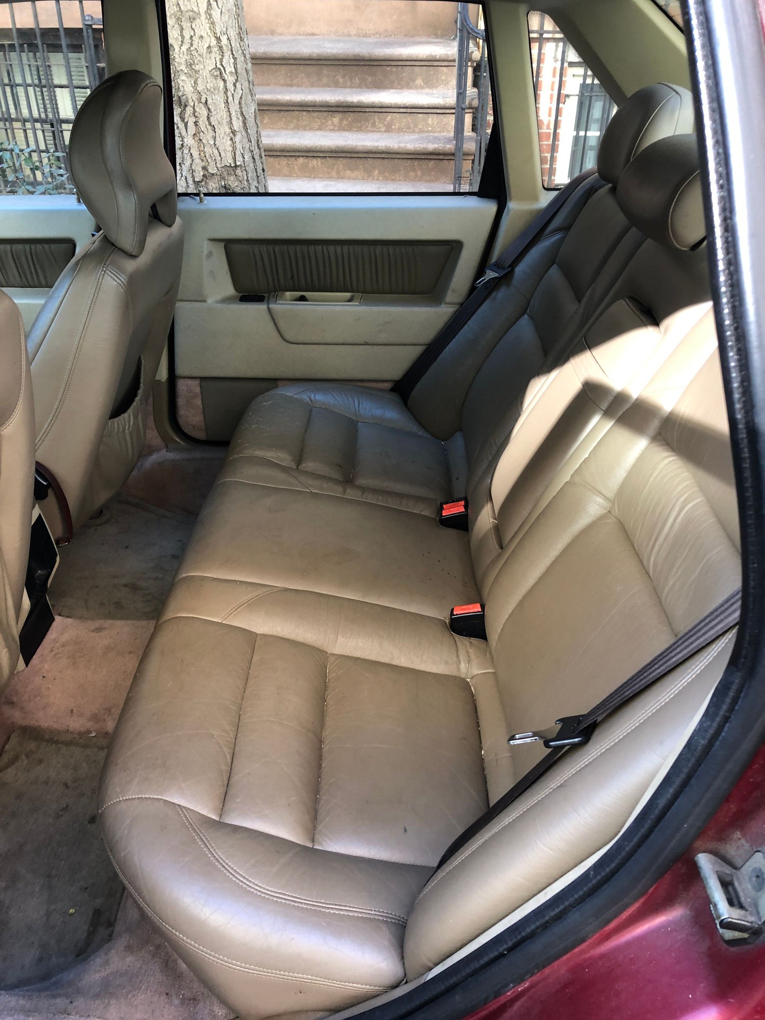 1995 Volvo 850 - 1995 Volvo 850 GLT Sedan - $500 cash - in Manhattan - Used - VIN YV1LS5512S1208135 - 5 cyl - 4WD - Automatic - Sedan - Red - New York, NY 10014, United States