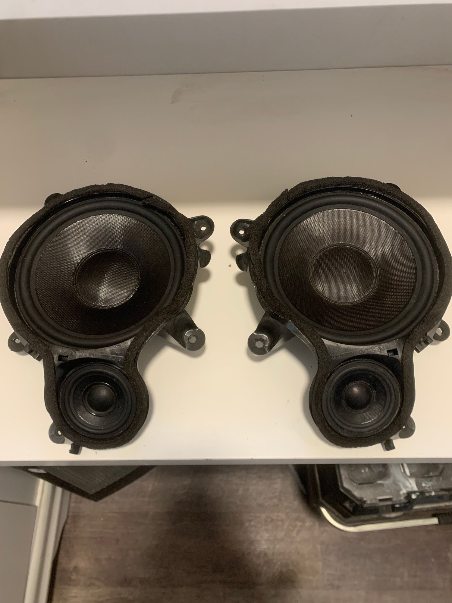 Audio Video/Electronics - 04 V70 “premium” speakers - Used - 2001 to 2004 Volvo V70 - Bridgewater, MA 02324, United States