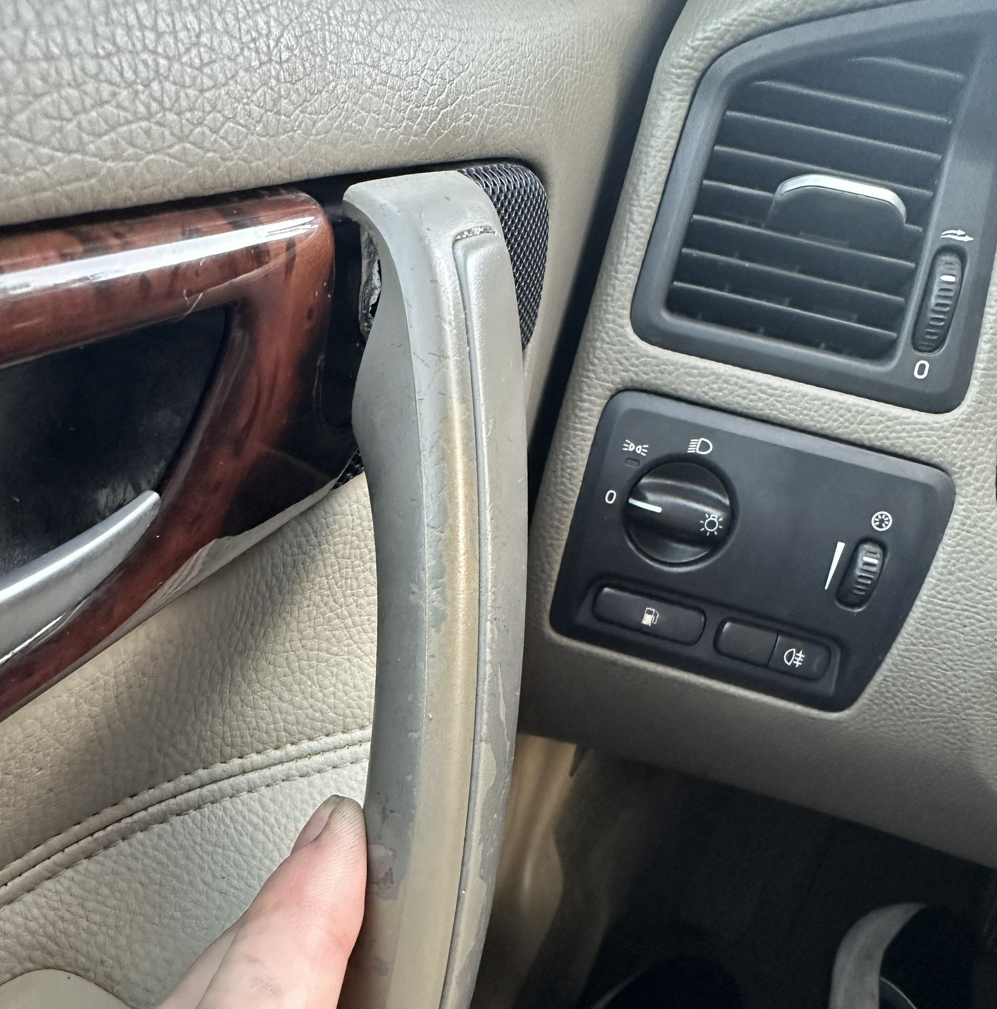 2007 Volvo V70 - 2007 Volvo V70 (P2) | 210k Mi | No Accidents | Full Service History | Texas Car - Used - VIN YV1SW612972635740 - 210,400 Miles - 5 cyl - 2WD - Automatic - Wagon - Blue - Cypress, TX 77429, United States