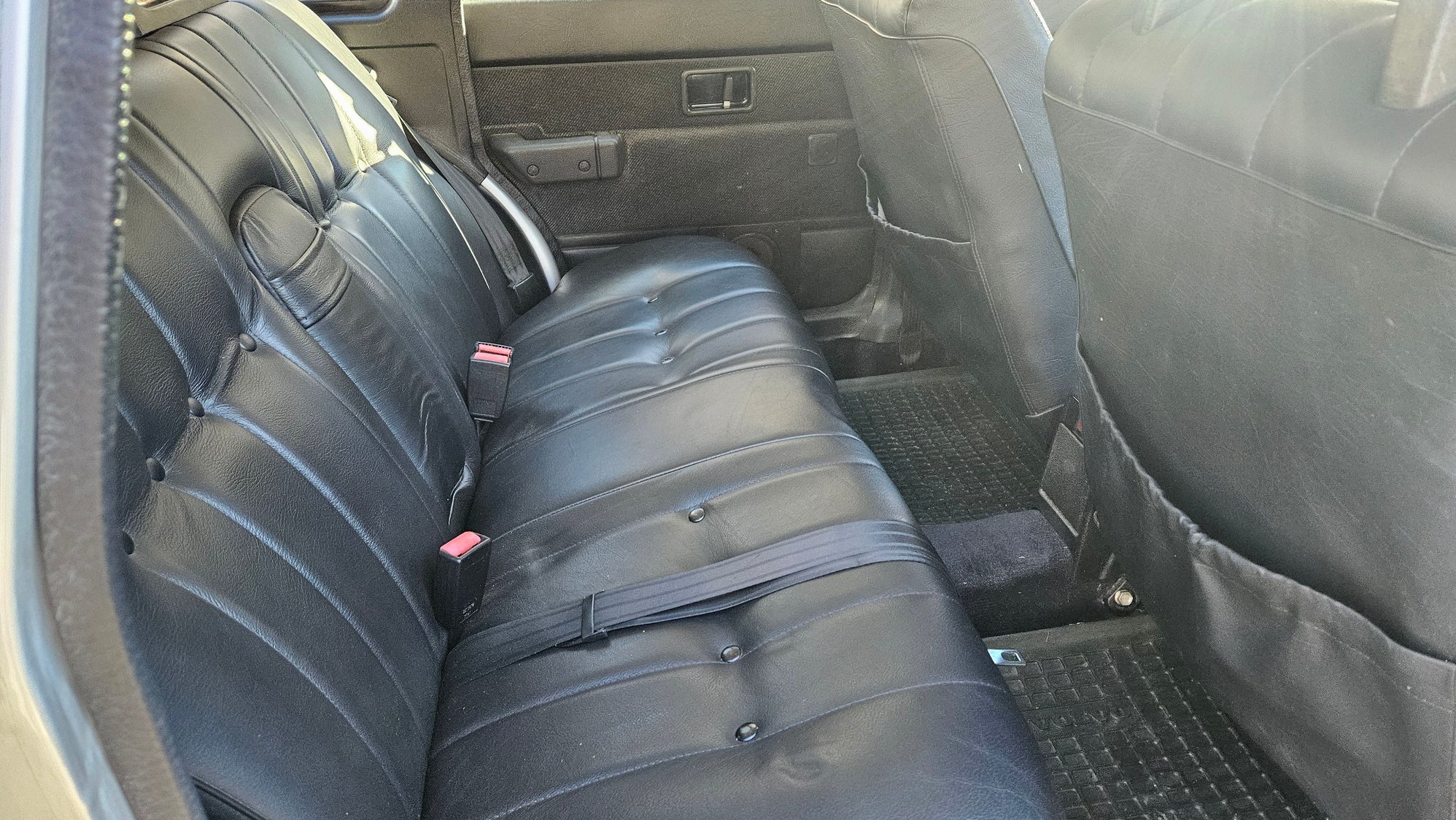 1993 Volvo 240 - 1993 Volvo 240 manual shift wagon,  Silver with black leather,  Excellent condition, - Used - VIN YV1AW8804P1962015 - 200,000 Miles - 4 cyl - 2WD - Manual - Wagon - Silver - Brewster, MA 02631, United States