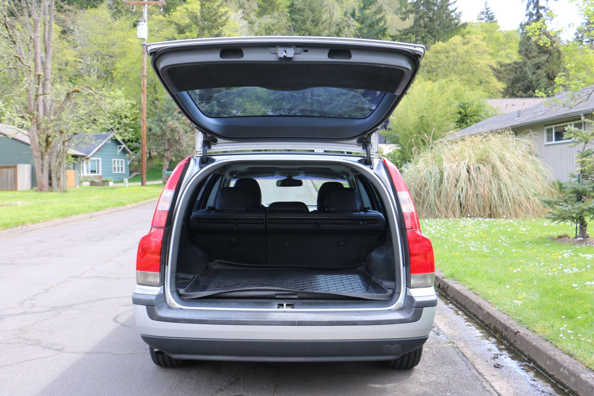 2001 Volvo V70 - 2001 volvo v70 t5 station wagon, new transmission, excellent condition - Used - Eugene, OR 97405, United States