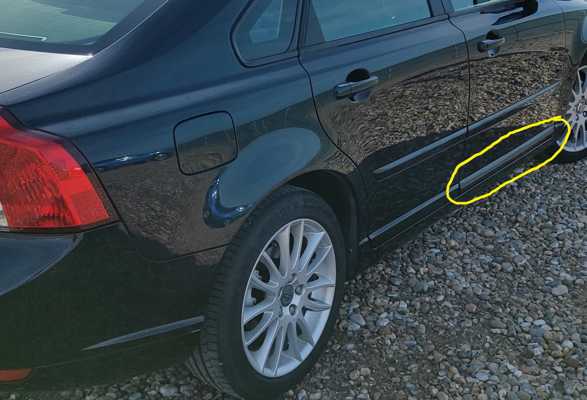Exterior Body Parts - Right exterior door trim moulding - New or Used - 2011 to 2012 Volvo S40 - B 111111, United Kingdom
