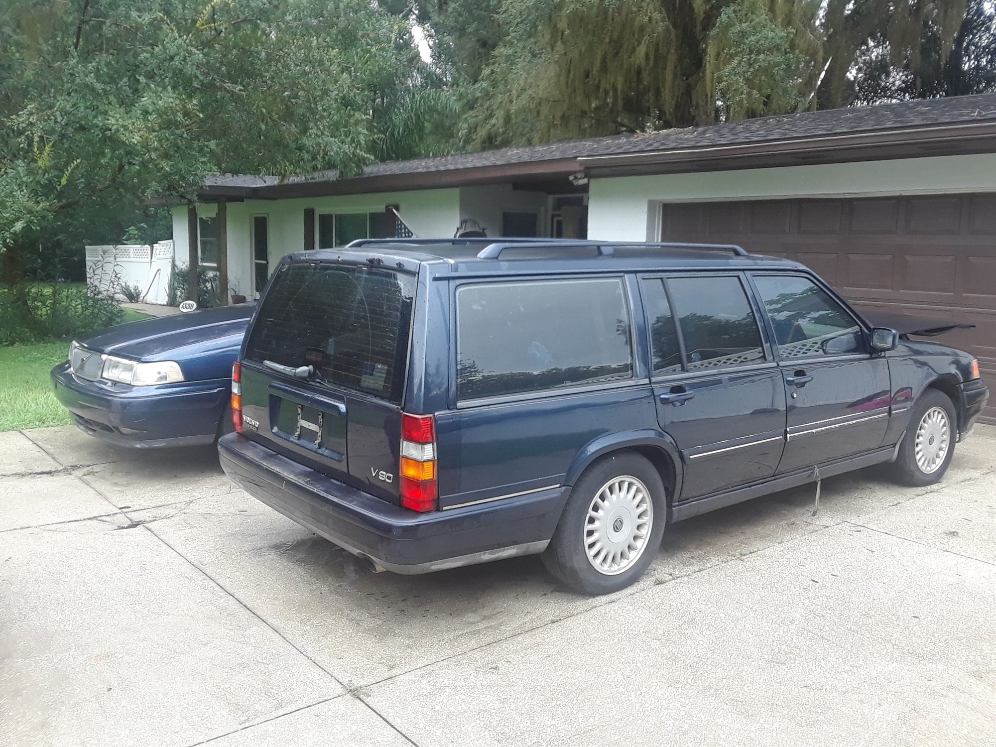 1996 Volvo 960 - 2 for 1 sale! 1996-960 & 1998-V90 - Used - VIN YV1KW9609W1051495 - 126,715 Miles - 6 cyl - 2WD - Automatic - Wagon - Blue - Ocala, FL 34479, United States