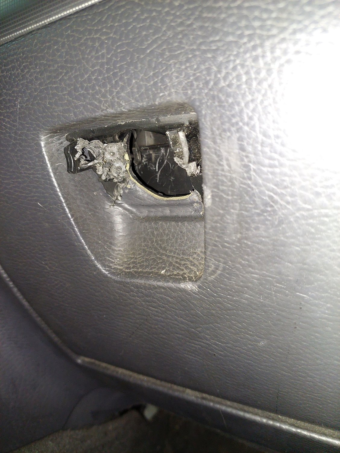 Stuck glovebox Volvo Forums Volvo Enthusiasts Forum