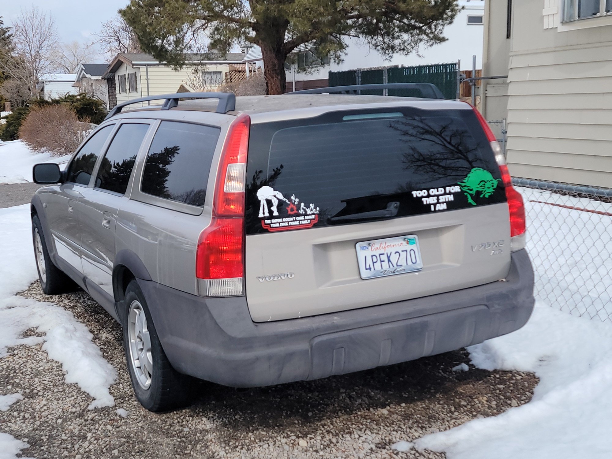 2006 Volvo XC70 - Two Volvos for sale $800 - Used - VIN YV4SZ592X61230483 - 230,000 Miles - 5 cyl - AWD - Automatic - Wagon - Gold - Reno, NV 89521, United States