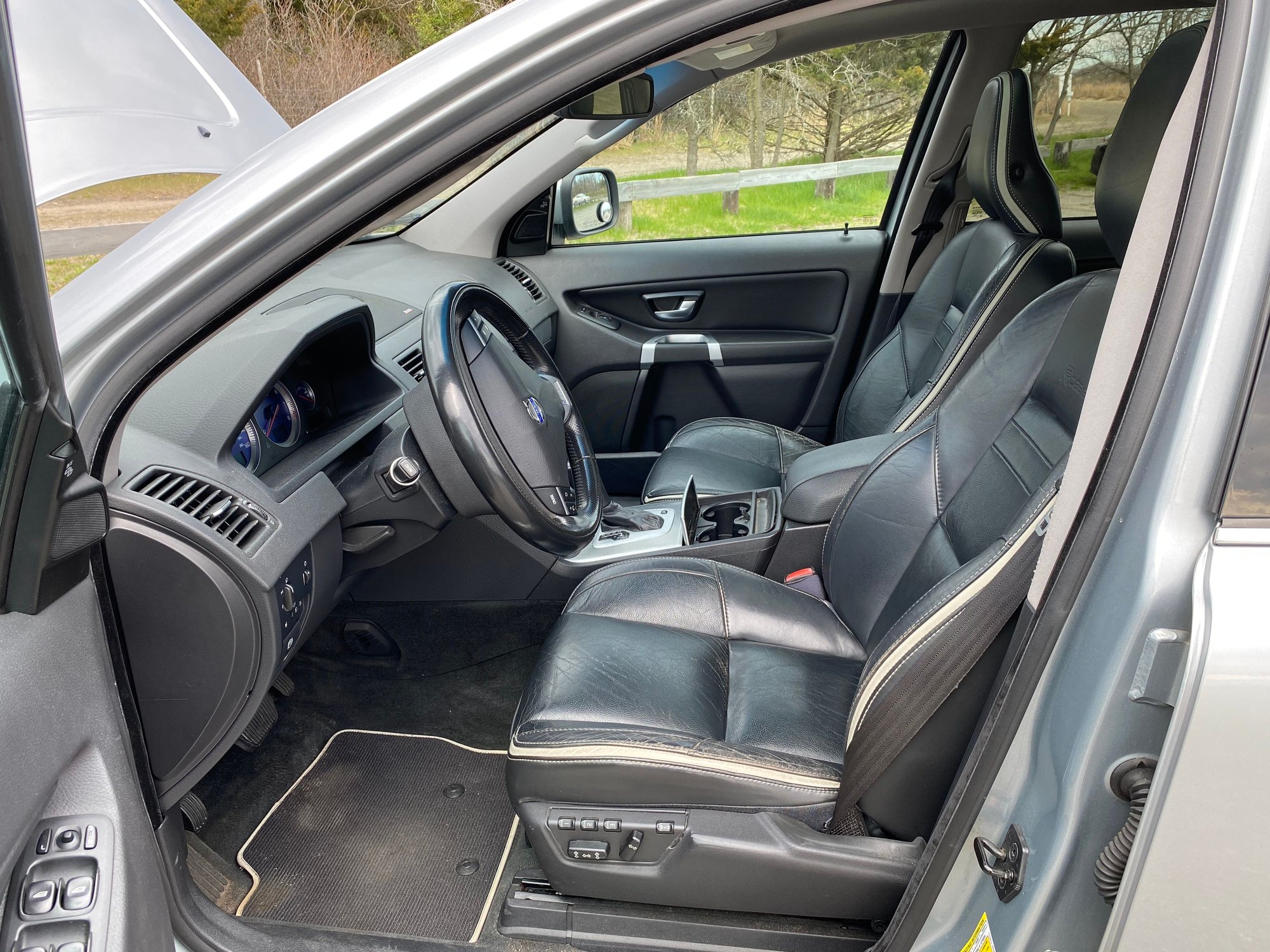 2009 Volvo XC90 - For Sale: 2009 XC90 V8 R-Design - Serviced by the book since new - Clean CarFax - Used - VIN YV4CT852X91503956 - 180,000 Miles - 8 cyl - AWD - Automatic - SUV - Silver - Atlantic Highlands, NJ 07716, United States