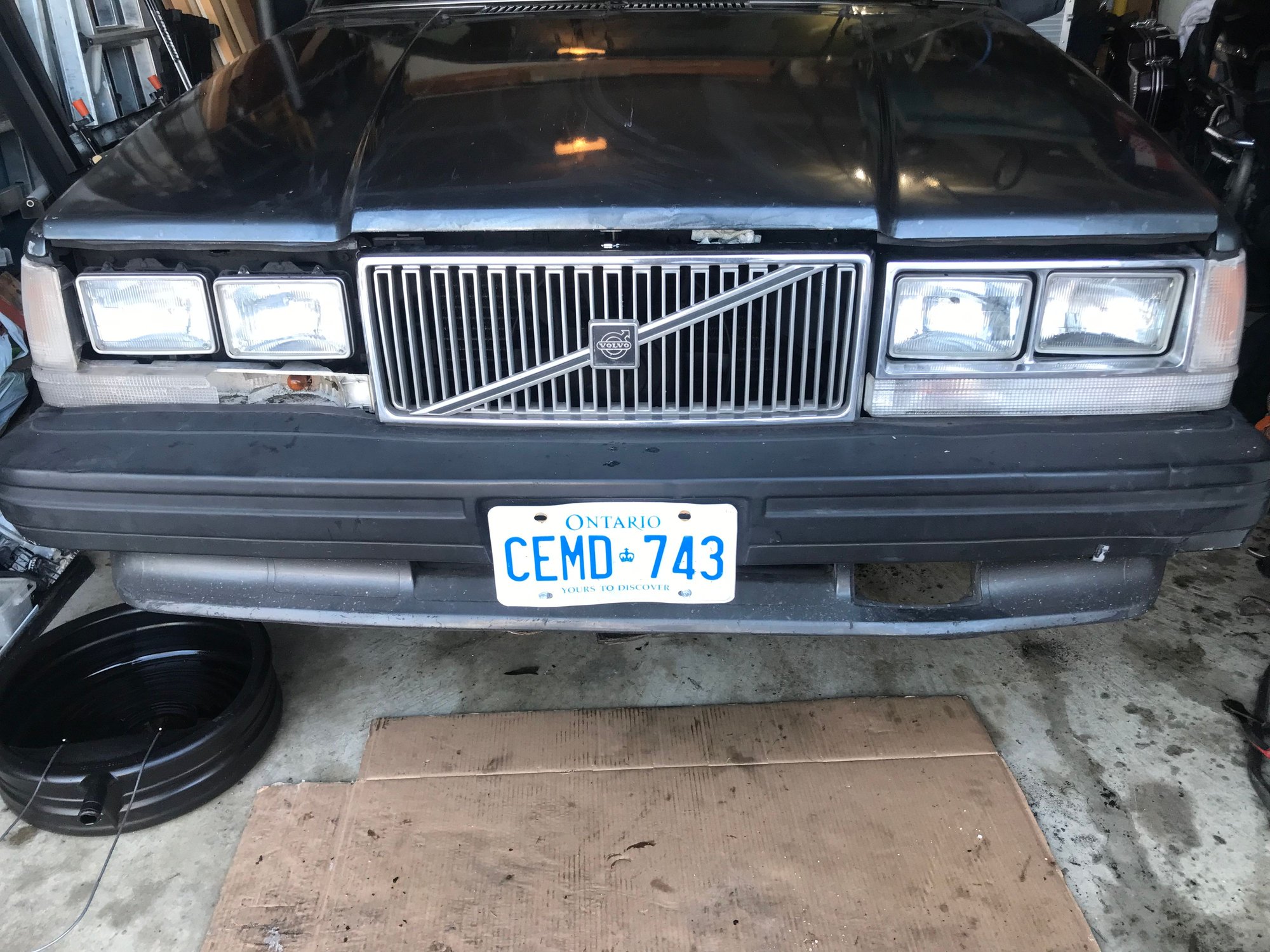 Lights - headlight bezel - Used - 1983 to 1989 Volvo 740 - Scarborough, ON M1C4Y1, Canada