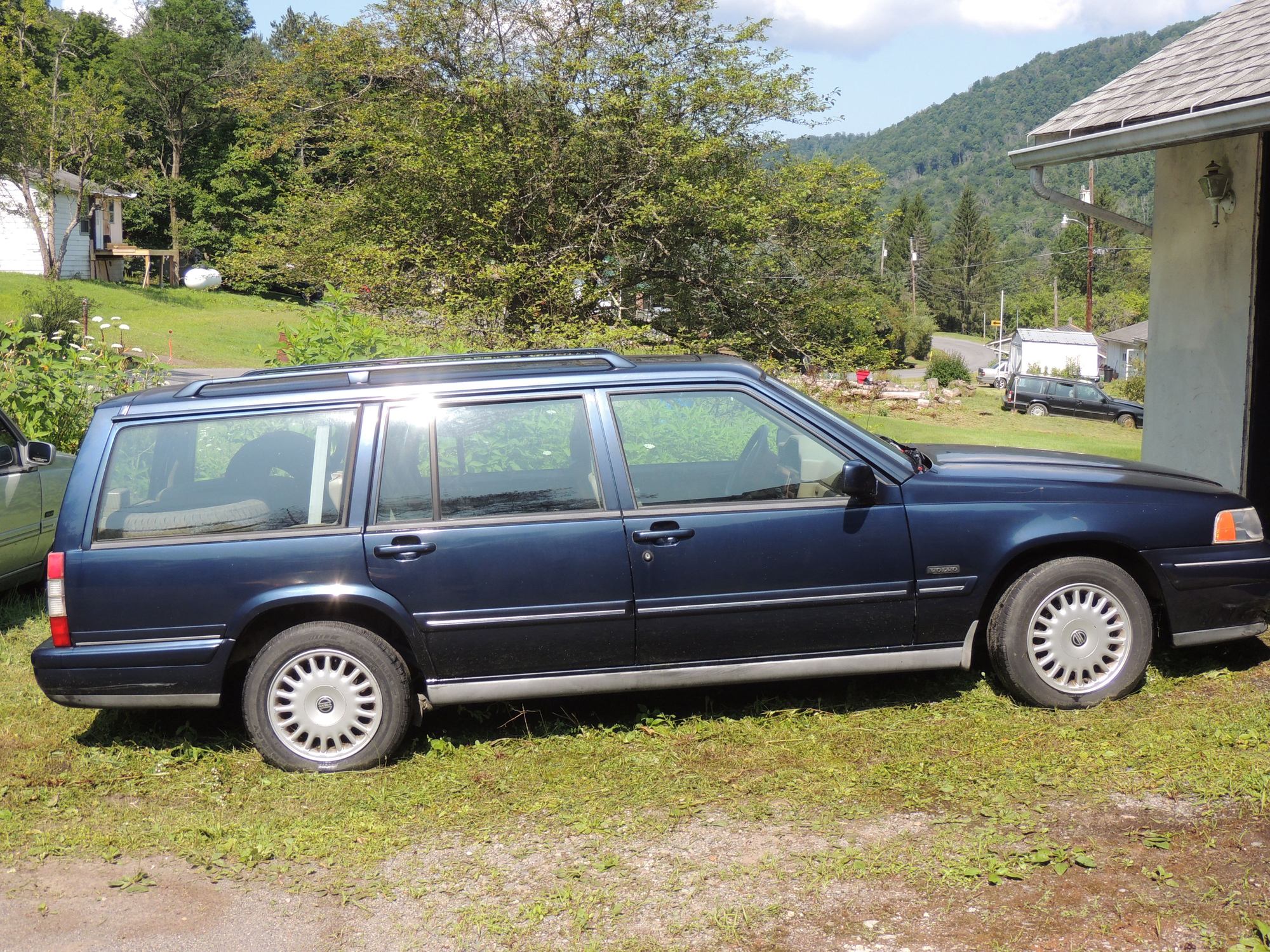 1998 Volvo V90 - 960 Wagon Parts Car with Good Motor & More. - Used - VIN YV1KS9604V1105506 - 160,000 Miles - 6 cyl - 2WD - Automatic - Wagon - Blue - Emporium, PA 15834, United States