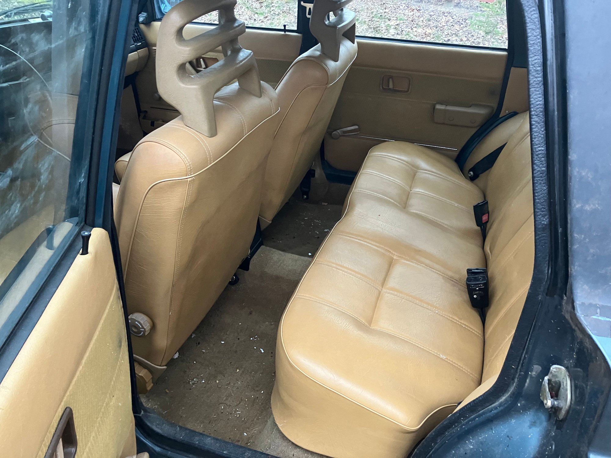 1987 Volvo 244 - 1987 240 DL Wagon - Used - VIN Y240DLYY1987Y804 - 300,000 Miles - 4 cyl - Manual - Wagon - Blue - Frederick, MD 21771, United States