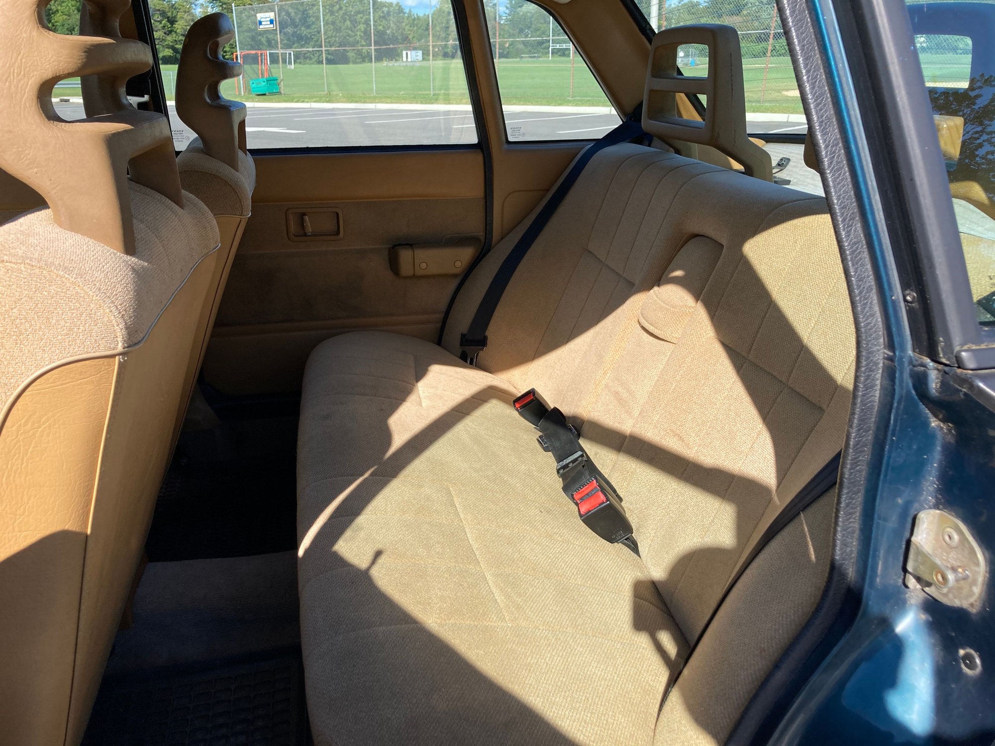 1993 Volvo 240 - 1993 Volvo 240 - Used - VIN YV1AS8804XXXXXXXX - 4 cyl - 2WD - Automatic - Sedan - Other - East Northport, NY 11731, United States
