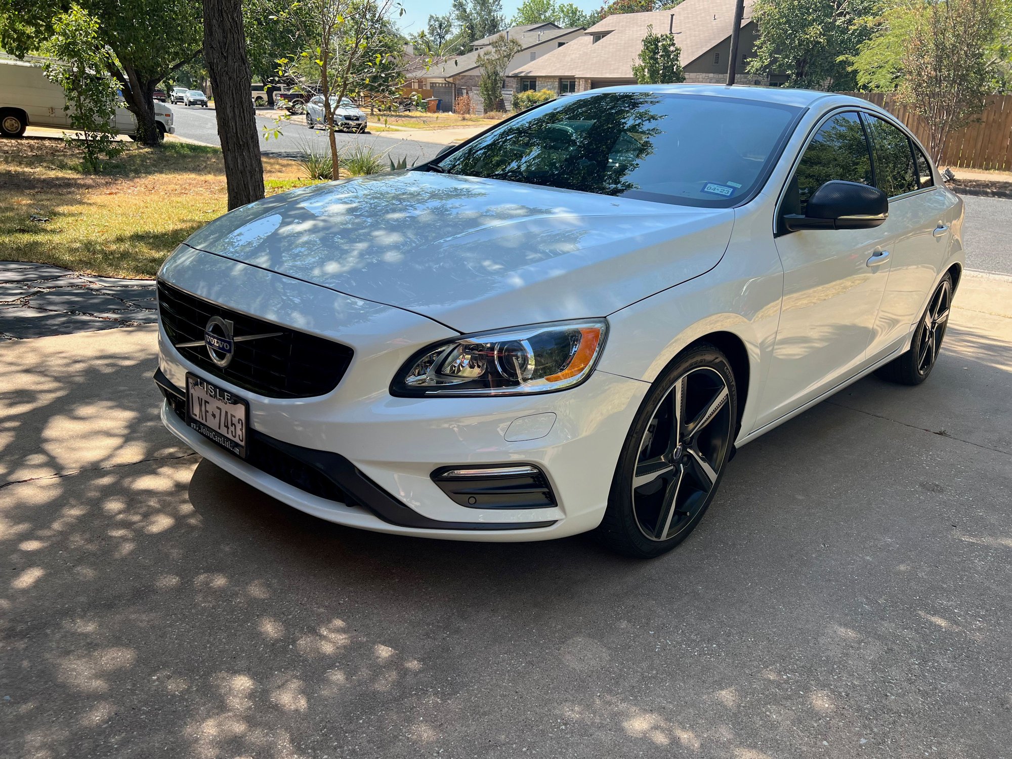 2016 Volvo S60 - 2016 Volvo S60 T5 R-Design with CPO Warranty til Nov. 2025 - Used - VIN YV126MFP1G2395379 - 4 cyl - 2WD - Automatic - Sedan - White - Austin, TX 78749, United States