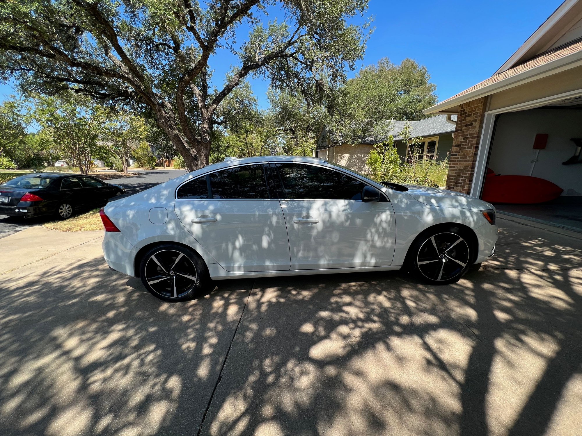 2016 Volvo S60 - 2016 Volvo S60 T5 R-Design with CPO Warranty til Nov. 2025 - Used - VIN YV126MFP1G2395379 - 4 cyl - 2WD - Automatic - Sedan - White - Austin, TX 78749, United States