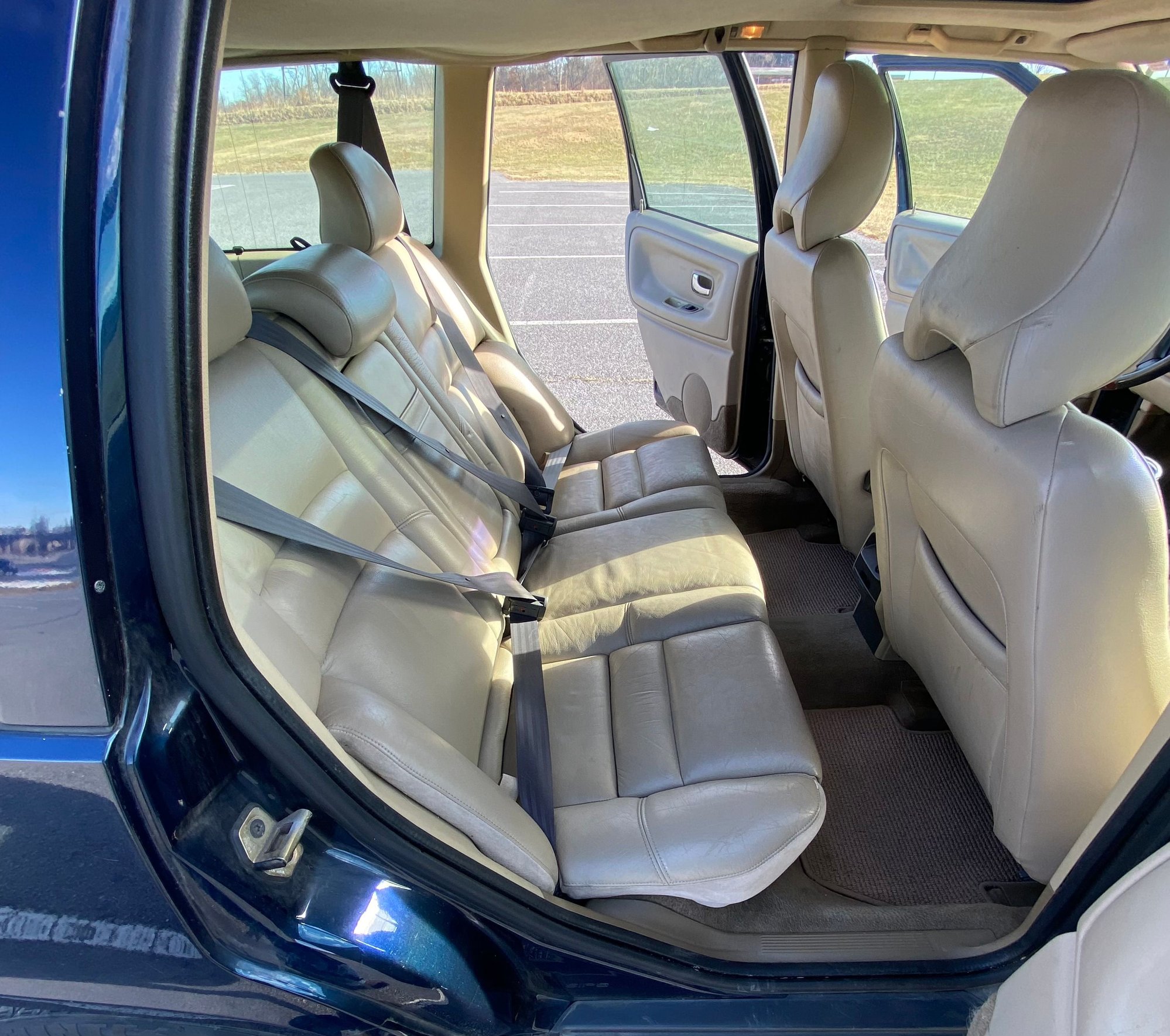 2000 Volvo V70 - FOR SALE: 2000 Volvo V70 Special Edition AWD wagon - Used - Hedgesville, WV 25427, United States