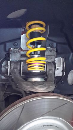 Front coilover with lift unit