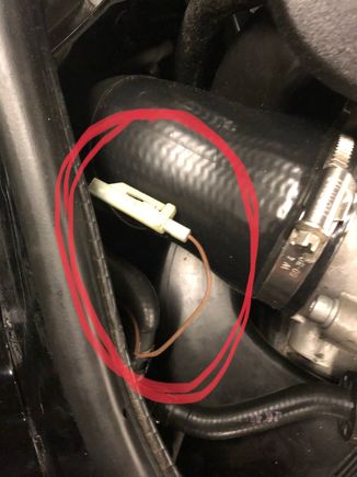 Connection union for passengers side to driver side lights